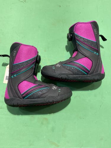 Used Girl's K2 KAT BOA Snowboard Boots | Size 5