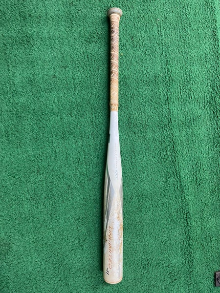 Easton Ghost Unlimited Composite Bat (-11) 19 oz 30" (Used)