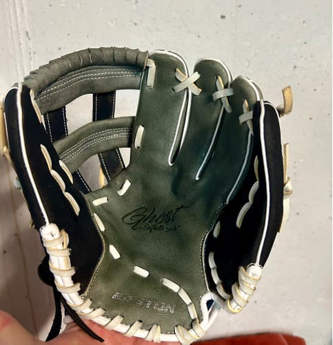 Easton Ghost RHT Softball Series Glove 11"