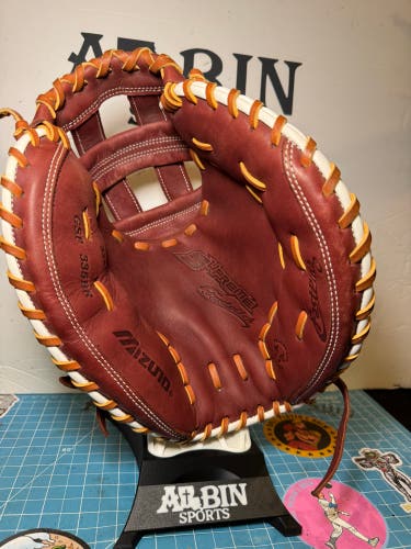 Mizuno Supreme RH Catcher's Softball Glove 33" (Used)
