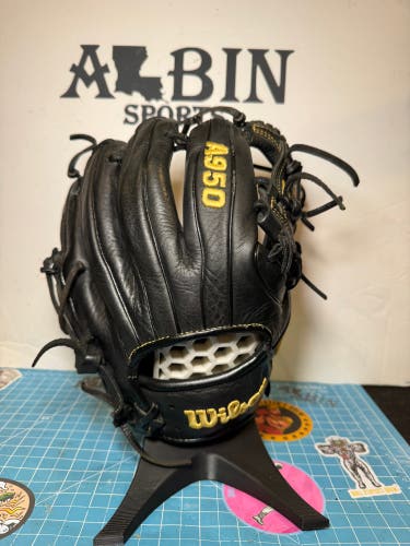 Wilson A900 RH Baseball Glove 11.5" (Used)
