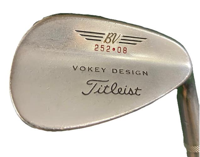 Titleist Vokey Design Gap Wedge 52*8 RH Dynamic Gold Stiff Steel 35.25" New Grip