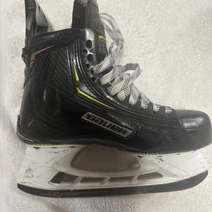 Bauer Supreme 2S Pro Hockey Skates Regular Width 6.5 (Used)