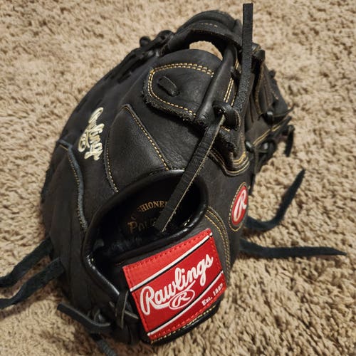 Rawlings RH First Base Renegade Baseball Glove 11.5"  Nice Game Ready Glove!