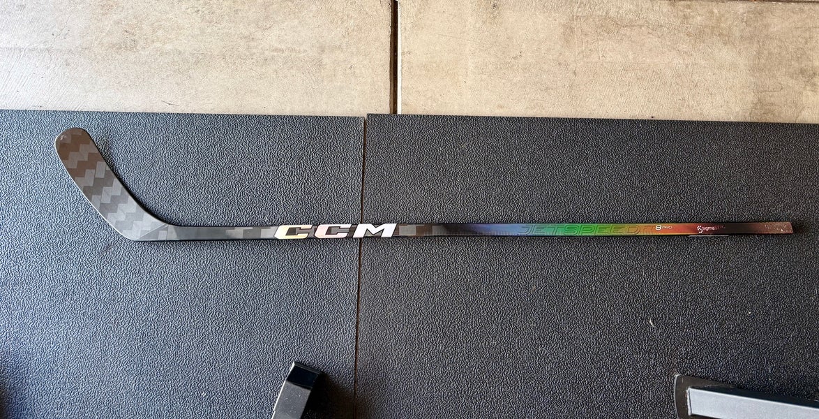 Senior CCM JetSpeed FT8 Pro Right Handed Hockey Stick P29+1/4 (Used)