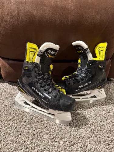 Bauer Supreme M4 Hockey Skates Size 4 (New)