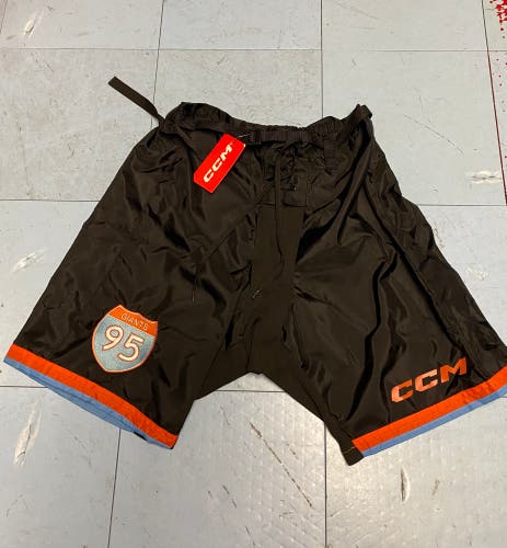 New CCM Team Pant Shell Senior Medium