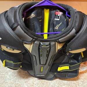 Large Junior CCM AS580 Shoulder Pads (Used) jr LG as 580