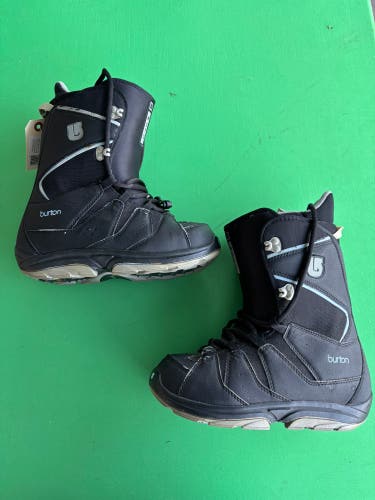Women's Size M 8 (W 9) Burton Moto Snowboard Boots Soft Flex All Mountain
