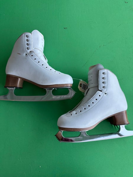 Jackson Ultima Freestyle Figure Skates Adult 7 + Jackson Ultima Aspire XP Blades