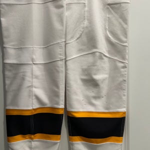 White Senior Large Reebok Edge Game Socks Pro Stock, Boston Bruins (Used)