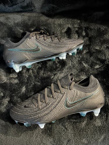 Men's Size M 5.5 (W 6.5) Nike Phantom Luna Elite Cleats (New)