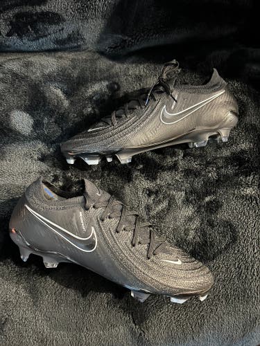 Men's Size M 7.5 (W 8.5) Nike Phantom Luna Elite Cleats (New)