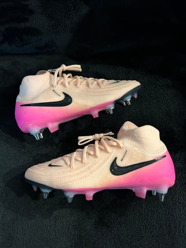 Men's Size M 6.5 (W 7.5) Nike Phantom Luna Elite Cleats (New)