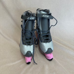 CCM Figure Skates B Adult 9 (Used)