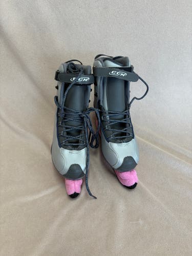 CCM Figure Skates B Adult 9 (Used)