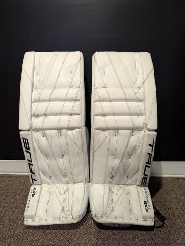 33" True Catalyst 9X3 Goalie Leg Pads (Used)