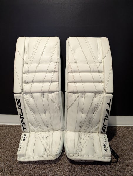 33" True Catalyst 9X3 Goalie Leg Pads (Used)
