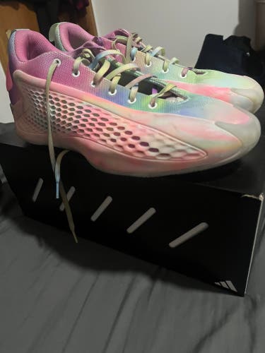 Men's Size M 12.0 (W 13.0) Adidas Shoes (Used)