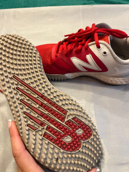 Red Women's Size M 6.0 (W 7.0) New Balance Low Top Turf Cleats (Used)