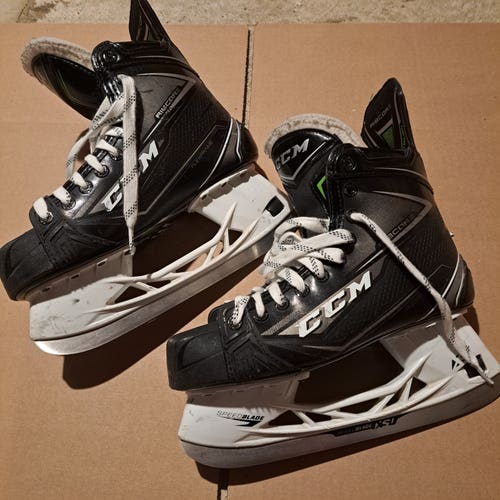 CCM RibCor 78K Hockey Skates Extra Wide Width 7.5 (Used)