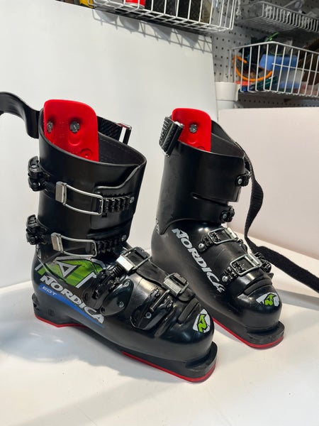 Mondo 27 & 27.5 Unisex Nordica All Mountain Ski Boots (Used)