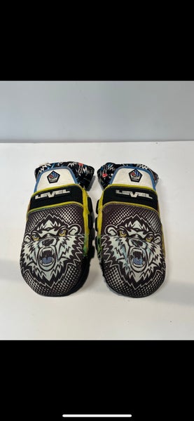 Black XL Ski Racing Level Gloves (Used)