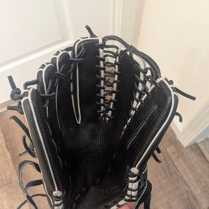 Wilson A2000 SCOT7SS Baseball Glove 12.75" left hand throw (Used-like new)