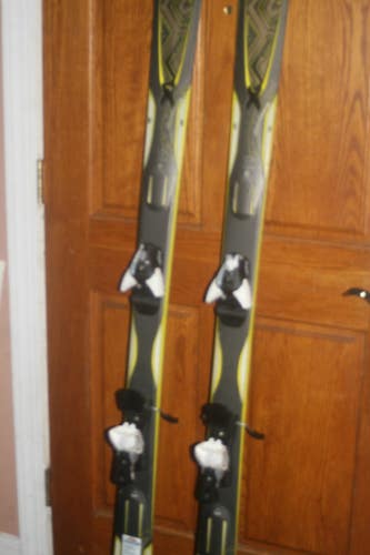 Unisex All Mountain 170 cm K2 Aftershock Skis With Salomon Z12 Bindings