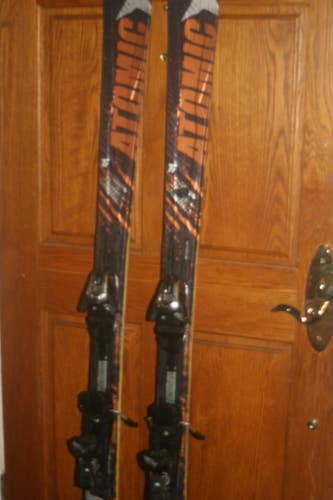 All Mountain 171 cm Atomic Nomad Smoke Skis With AtomicAdjustable Bindings