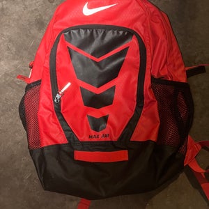 Red Adult Unisex Large/Extra Large Nike Backpack (Used)