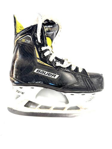 Used Bauer S29 Junior Hockey Skate Junior 02.5 11860-S000299407