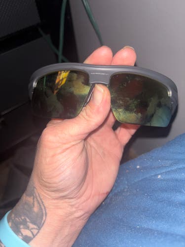 Gray Adult Unisex Oakley Sunglasses (Used)