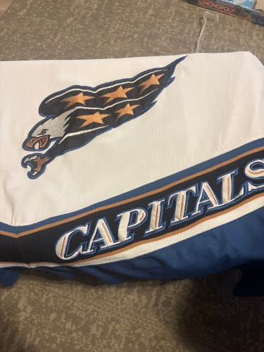 Washington Capitals jersey. Size Large