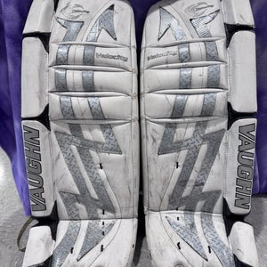 White 30" Junior Vaughn Velocity 7200 Goalie Leg Pads (Used)