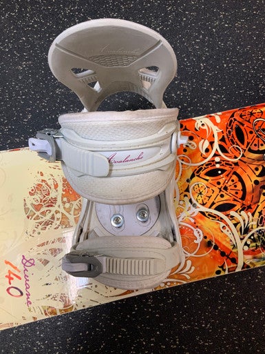 Used Avalanche DIVANE Girls Snowboard Only Almond 140 cm 11823-S000035070