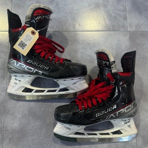 Intermediate Bauer Vapor 3X Hockey Skates Regular Width 6 (Used)