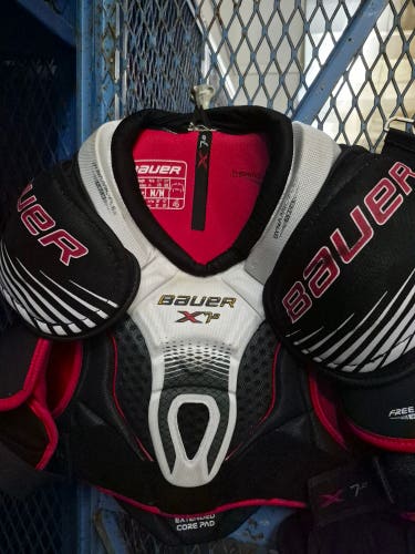 Men's Medium Senior Bauer Vapor X 7.0 Shoulder Pads Pro Stock (Used)