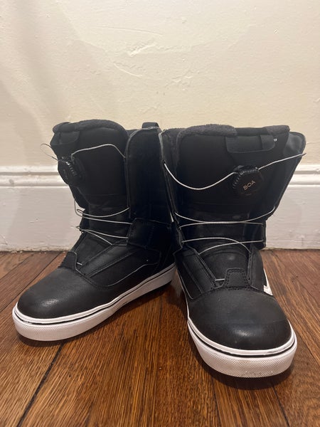 Kid's 6Y (Big Kids / Youth) Vans Snowboard Boots (Used)