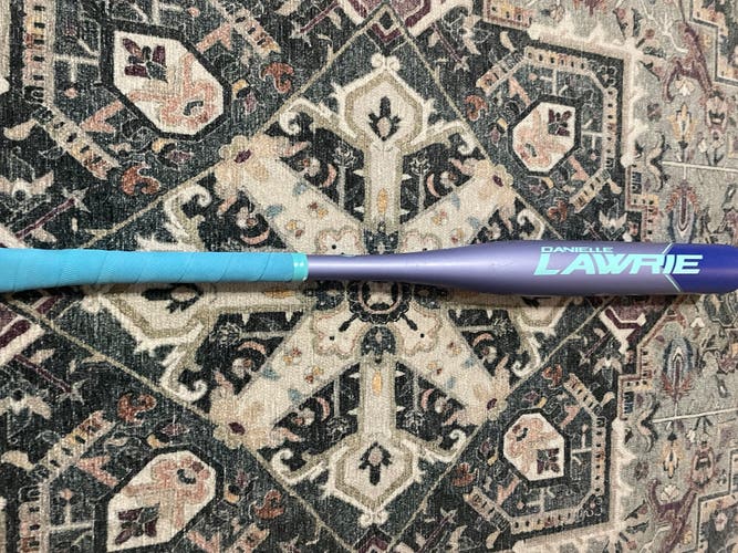AXE Danielle Lawrie Alloy Bat (-12) 19 oz 31" (Used)