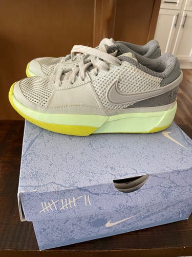 Boy's 2Y (Big Kids / Youth) Youth Nike Shoes (Used)
