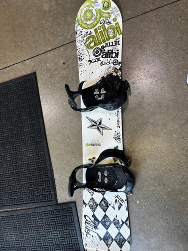Used ALIBI SNOWBOARD W/ BURTON BINDINGS Mens Board/Bindings White 166 cm 11605-S000202525