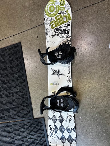 Used ALIBI SNOWBOARD W/ BURTON BINDINGS Mens Board/Bindings White 166 cm 11605-S000202525