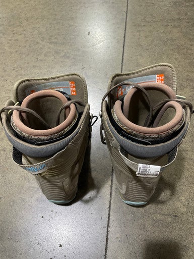 Thirty Two (Used) Size M 9.0 (W 10.0) Women's Snowboard Boots