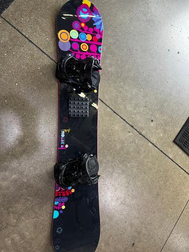 Used Burton FEATHER W/ FLOW HAYLO BINDINGS Womens Board/Bindings Purple 152 cm 11605-S000203272