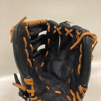 Used Wilson A0500BB11 BB/SB Glove RH Throw Black And Tan 11" 11725-S000492896