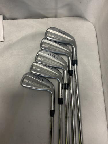 Used Titleist T150 Mens Iron Set RH 6I-PW 11490-S000265384