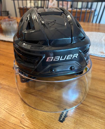 Large Bauer Re-Akt 155 Helmet w/ Pro Straight Half Shield