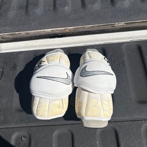 Medium Adult Nike Vapor Arm Pads (Used)