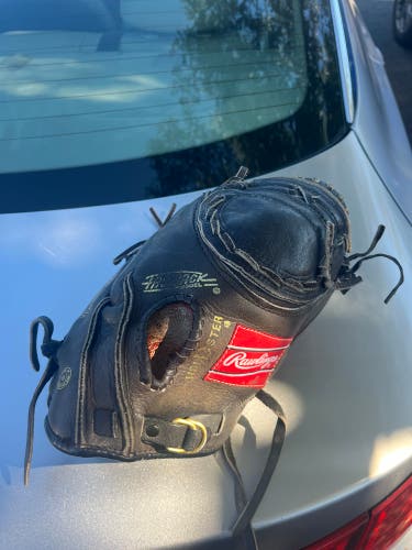 Rawlings RCM30 RH Catcher's Baseball Glove 33.5" (Used)